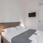 Prealpi1-Design Apt With Two Double Bedrooms