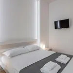 Prealpi1-Design Apt With Two Double Bedrooms